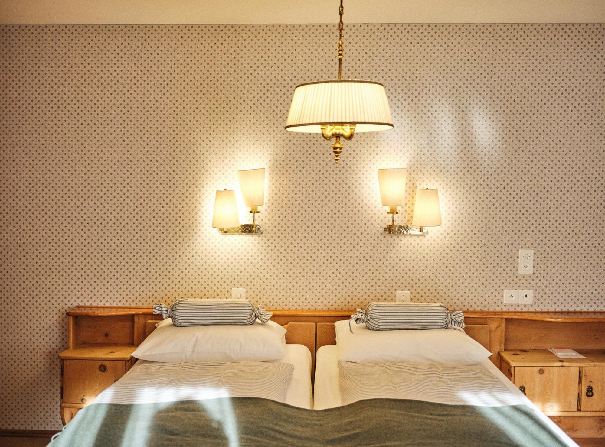 Hotel Chesa Grischuna Klosters Kültér fotó