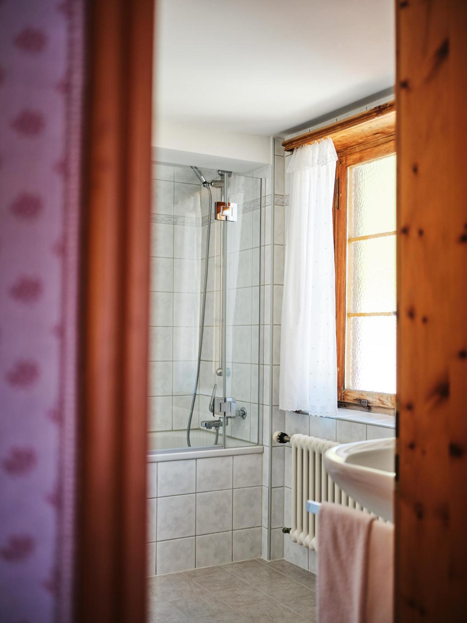 Hotel Chesa Grischuna Klosters Szoba fotó