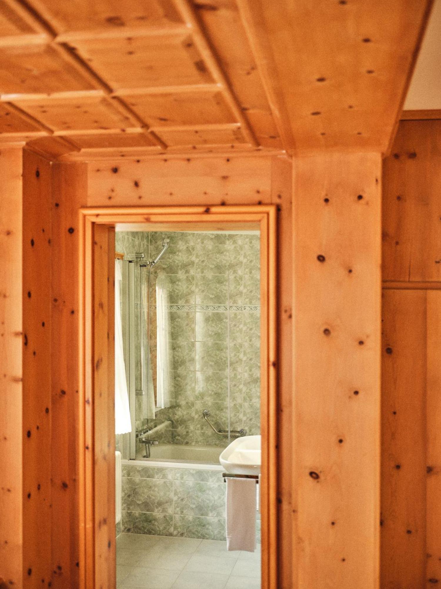 Hotel Chesa Grischuna Klosters Szoba fotó